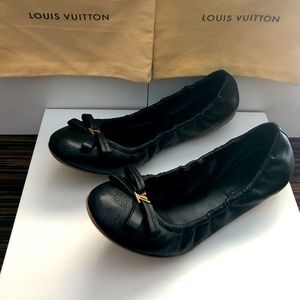 Louis Vuitton classic ballet logo flats NWOT